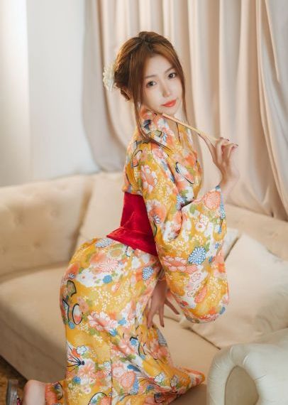 欧美薄纱时装秀_剧情片全集免费观看