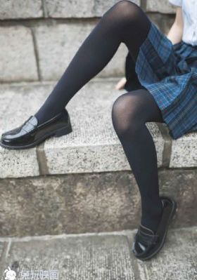 情侣头像欧美风两张_720高清视频播放