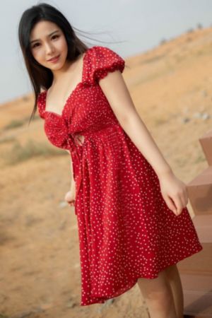 欧美气质美女衣服试穿_720免费观看超清
