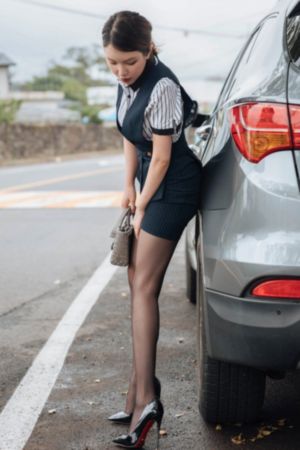 欧美女中长薄款风衣_高清免费观看电视剧