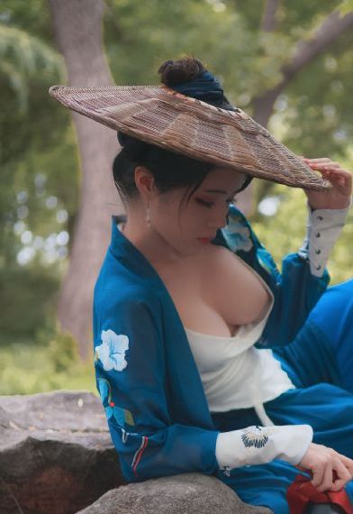 欧美蕾丝内衣美女图片_BD国语神马影院手机在线